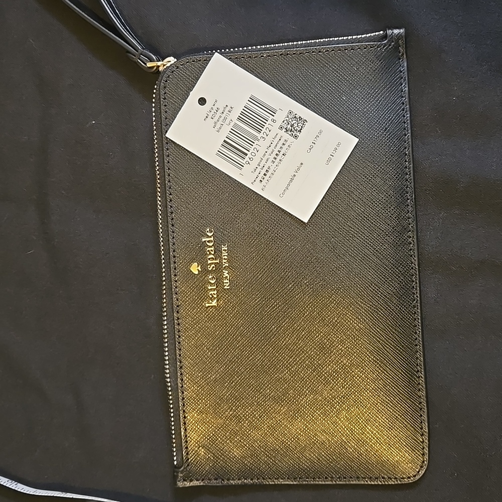 Kate Spade Large Wallet w/back sleeve and card slots inside NWT